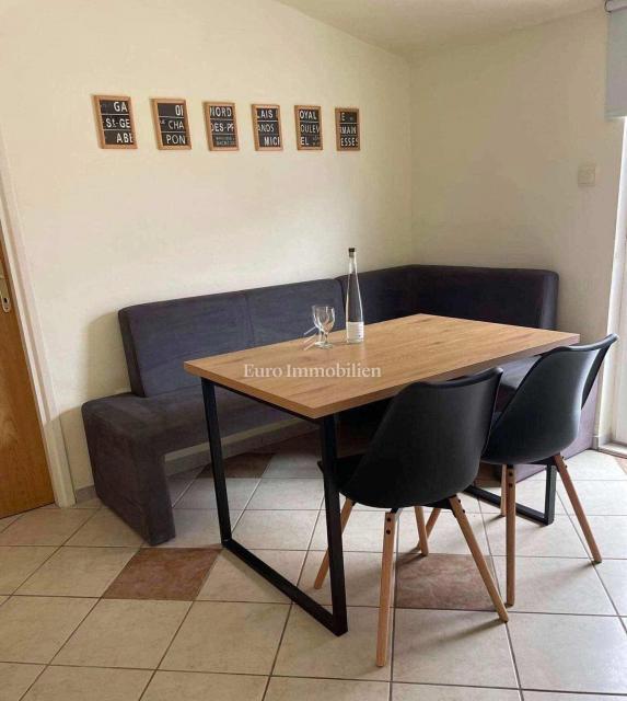 Casa con 4 apt e terreno edificabile, 60m dal mare, Vir