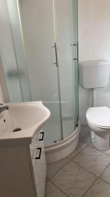 Casa con 4 apt e terreno edificabile, 60m dal mare, Vir