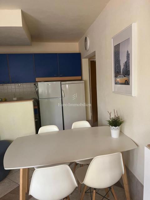 Casa con 4 apt e terreno edificabile, 60m dal mare, Vir