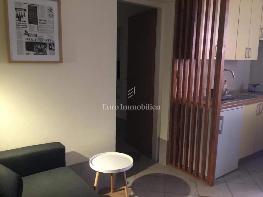 Casa con 4 apt e terreno edificabile, 60m dal mare, Vir