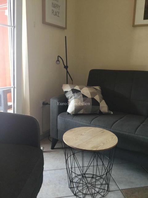 Casa con 4 apt e terreno edificabile, 60m dal mare, Vir