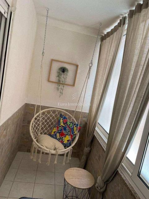 Casa con 4 apt e terreno edificabile, 60m dal mare, Vir