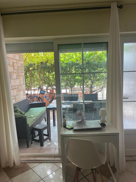 Casa con 4 apt e terreno edificabile, 60m dal mare, Vir