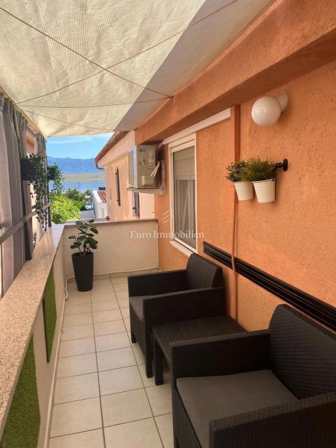 Casa con 4 apt e terreno edificabile, 60m dal mare, Vir