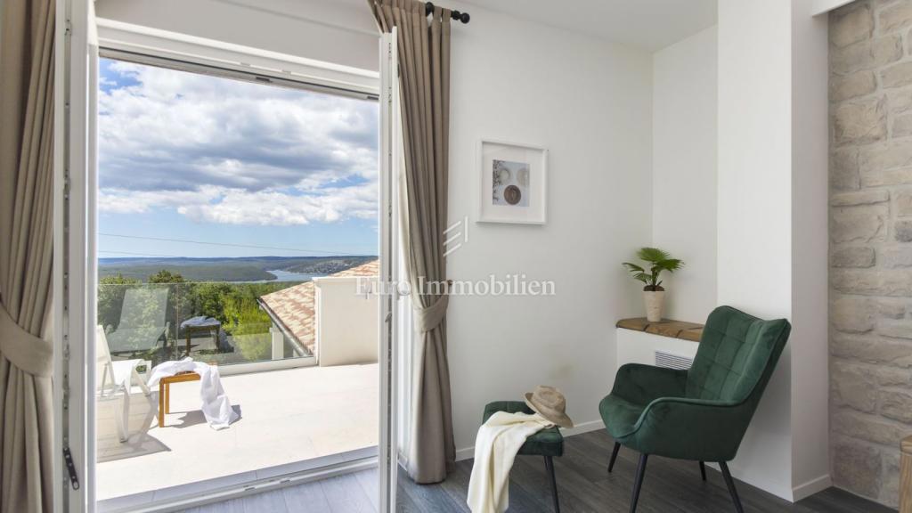 Villa di lusso con piscina e vista mare, vicino a Labin