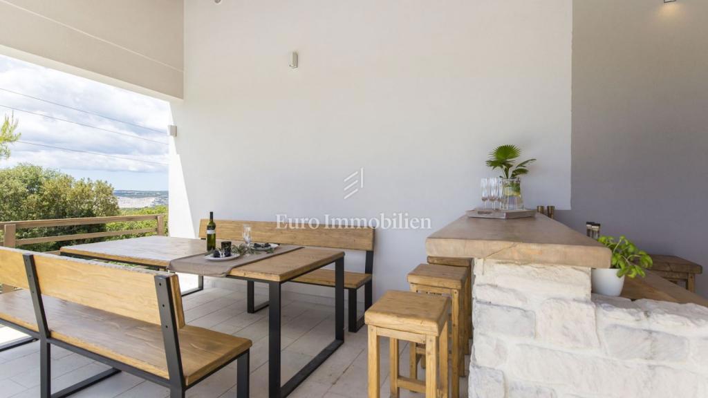 Villa di lusso con piscina e vista mare, vicino a Labin