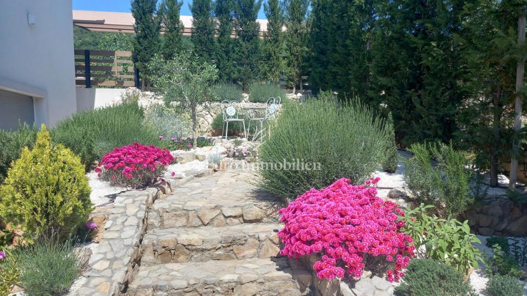 Villa di lusso con piscina e vista mare, vicino a Labin