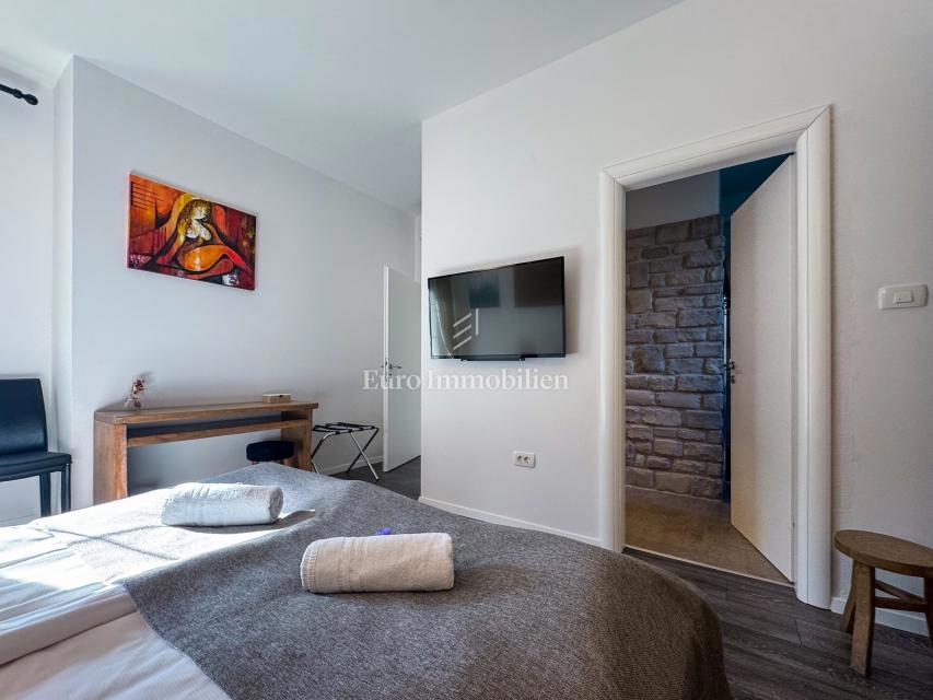 Villa di lusso con piscina e vista mare, vicino a Labin