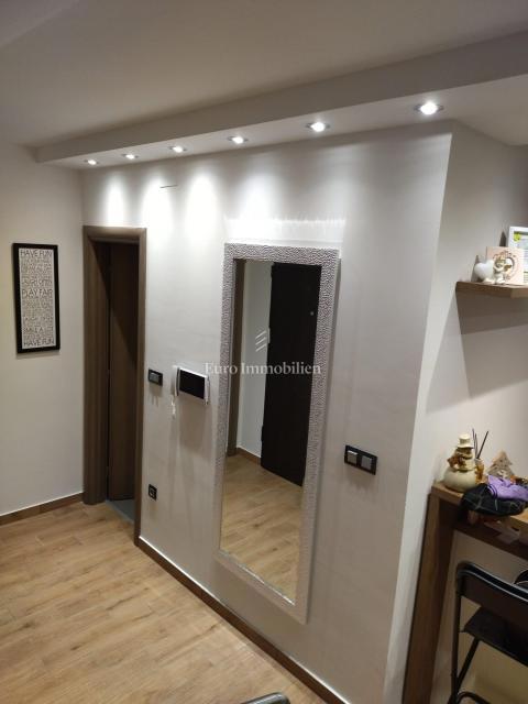 Moderno apt vicino al mare con due terrazze e vista mare