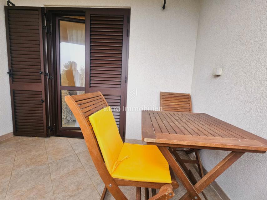 Malinska – appartamento vicino al centro, vista mare!