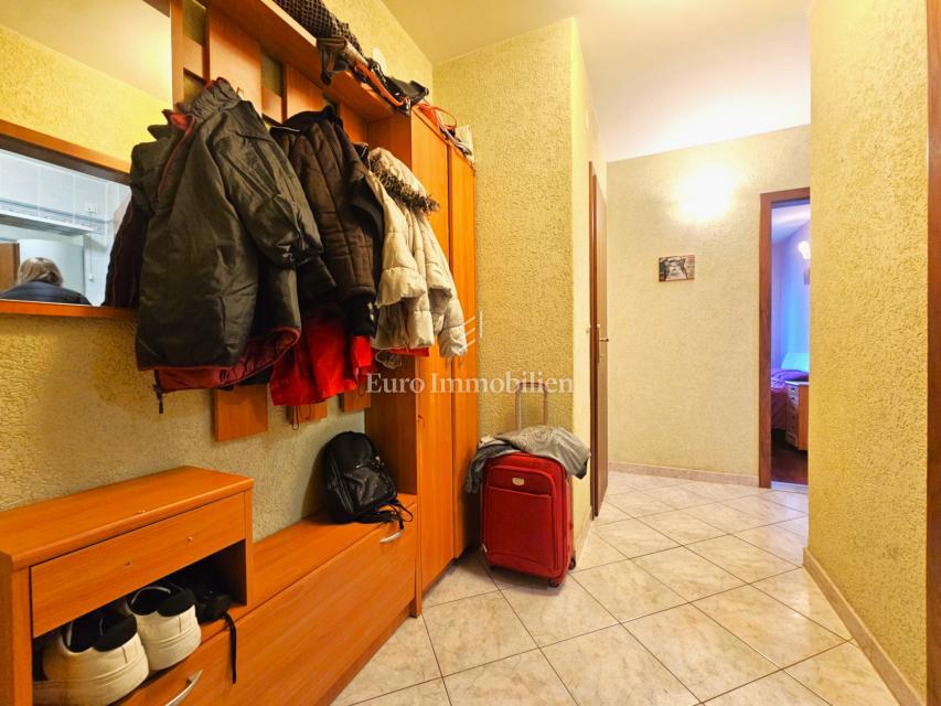 Malinska – appartamento vicino al centro, vista mare!