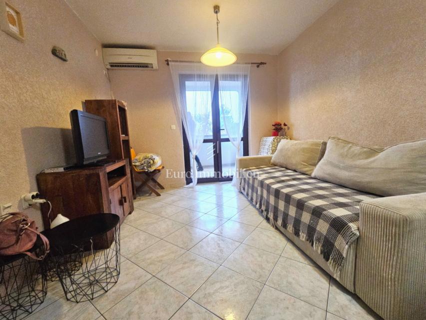 Malinska – appartamento vicino al centro, vista mare!