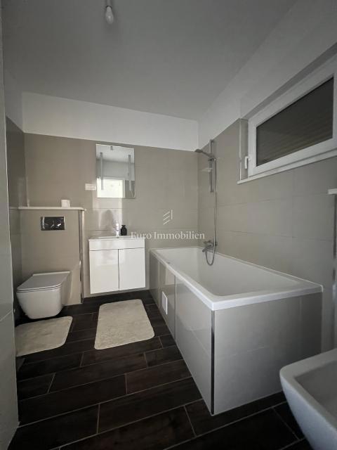 Klenovica – Casa con vista panoramica sul mare