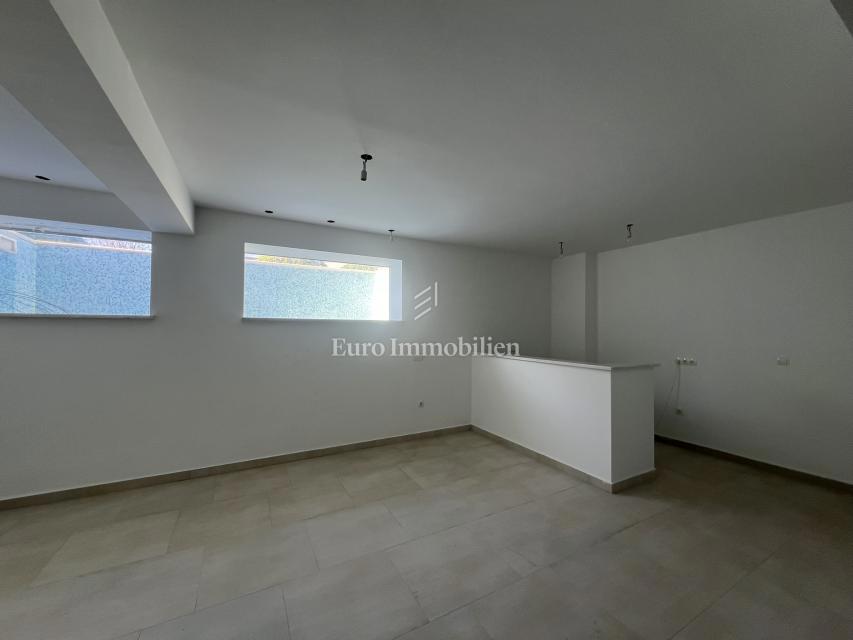 Klenovica – Casa con vista panoramica sul mare