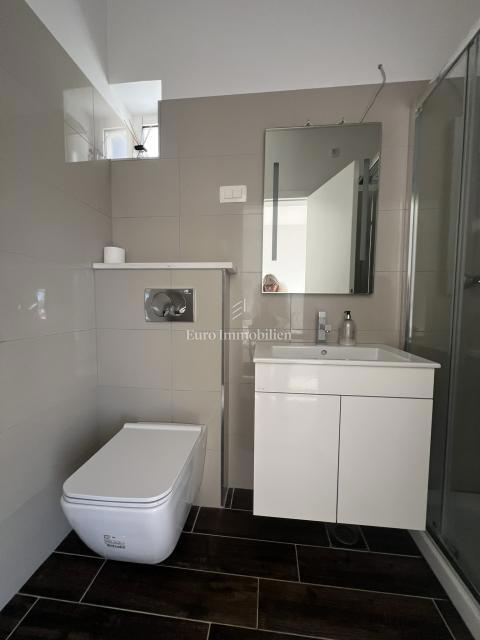 Klenovica – Casa con vista panoramica sul mare