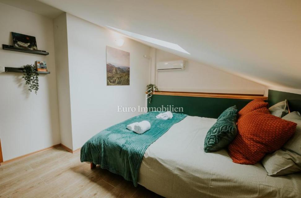 Bakar, due appartamenti in una casa, a 50 m dal mare