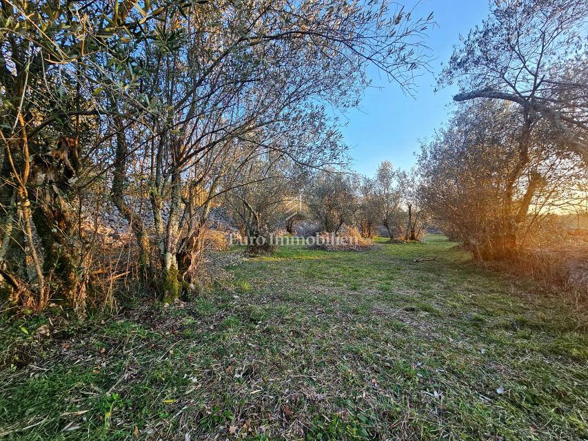 Terreno edificabile con vista mare parziale