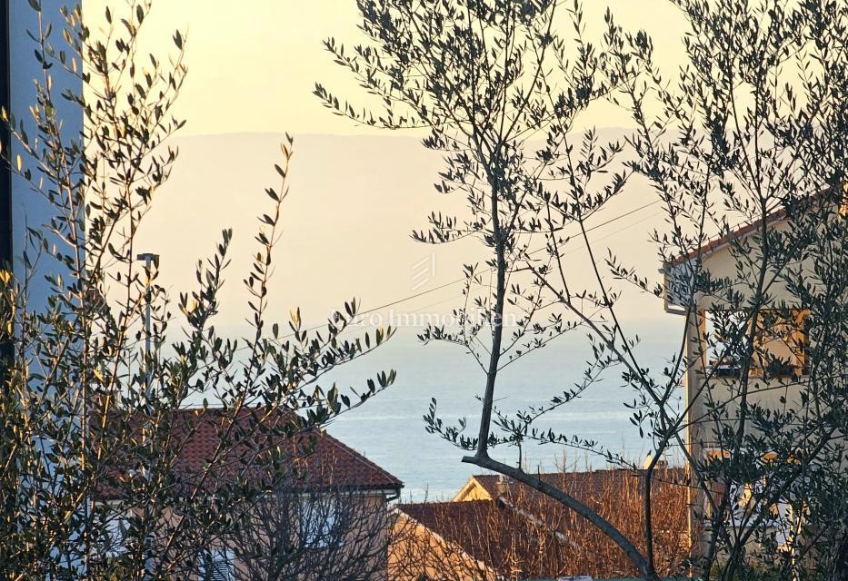 Terreno edificabile con vista mare parziale