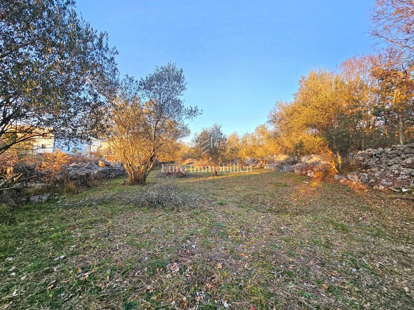 Terreno edificabile con vista mare parziale
