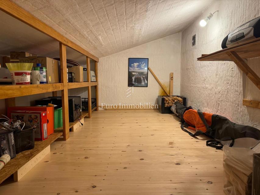 Appartamento a Buzdohanj in un edificio più recente