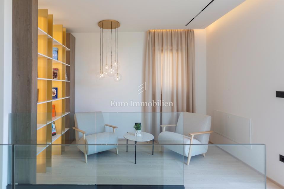 Istria - villa moderna con piscina e campo da tennis