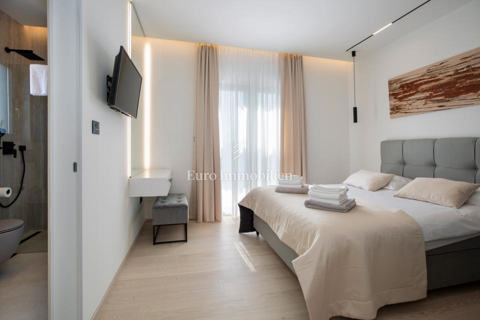 Istria - villa moderna con piscina e campo da tennis