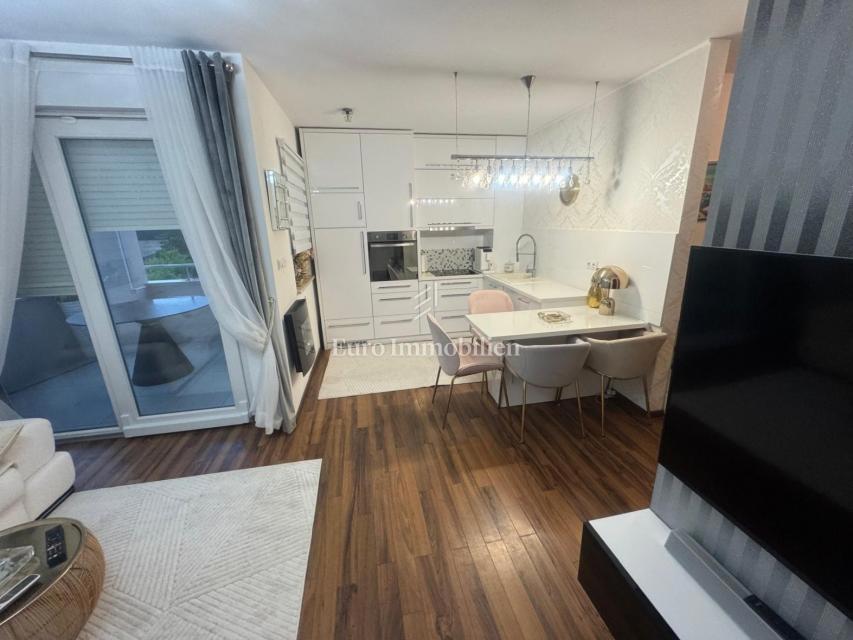 Möblierte Einzimmerwohnung in Meeresnähe, Šilo