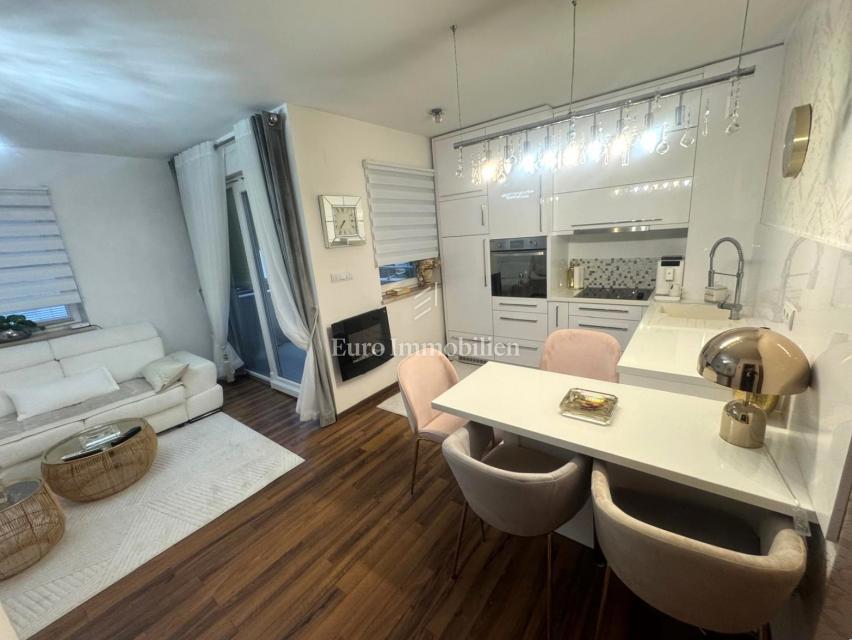 Möblierte Einzimmerwohnung in Meeresnähe, Šilo