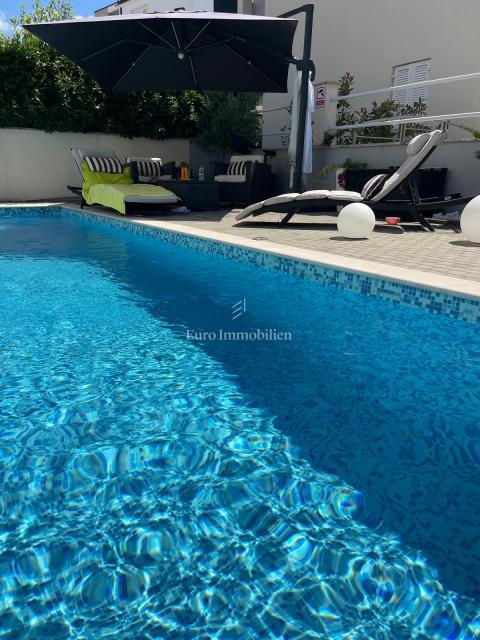 Möblierte Einzimmerwohnung in Meeresnähe, Šilo