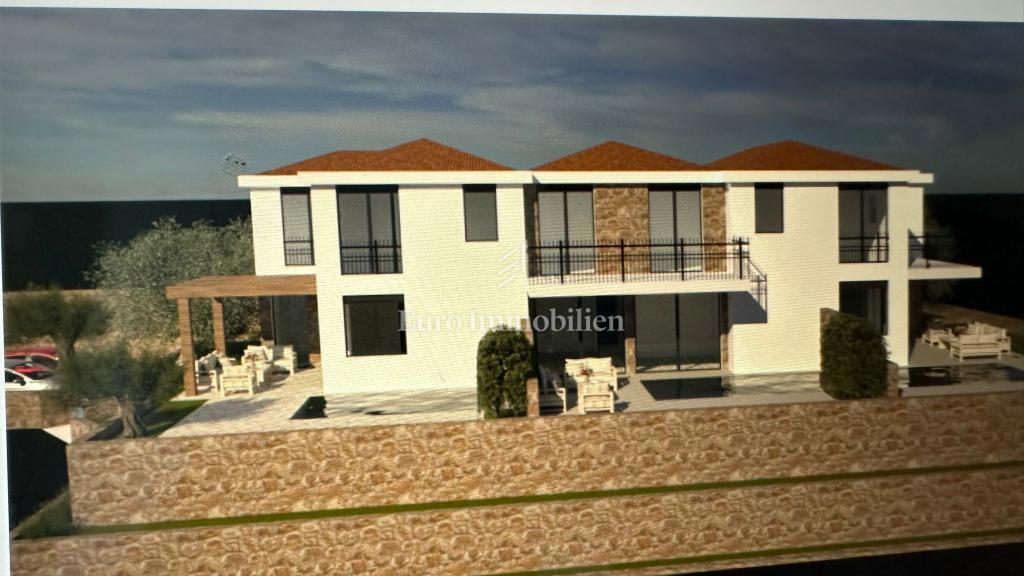 Vendesi casa a schiera con piscina