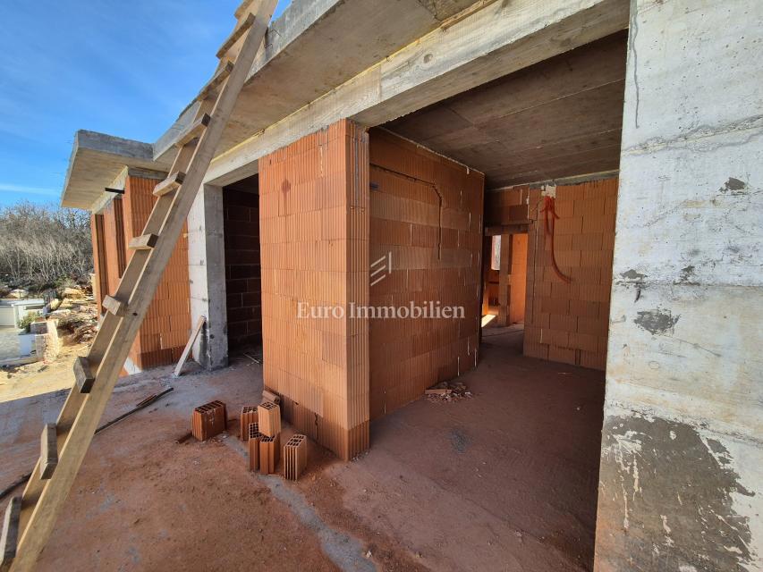 Vendesi casa a schiera con piscina