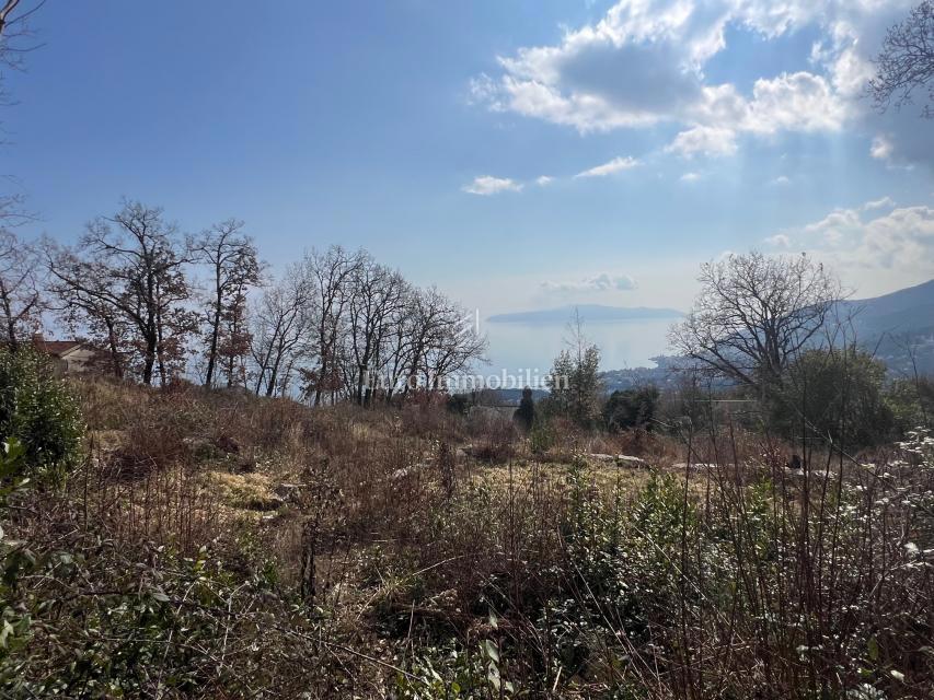 Veprinac, terreno con vista aperta sul mare