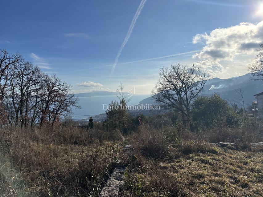 Veprinac, terreno con vista aperta sul mare