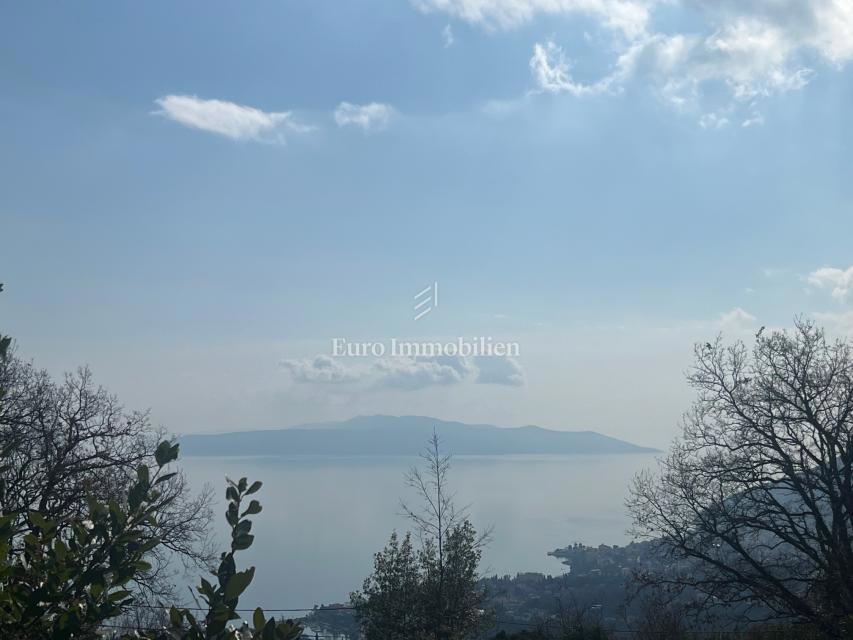 Veprinac, terreno con vista aperta sul mare