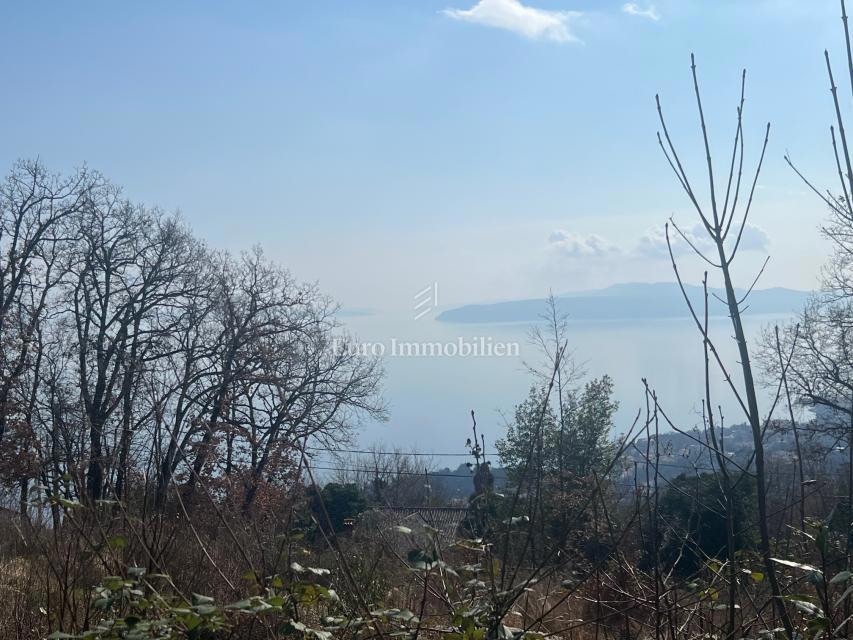Veprinac, terreno con vista aperta sul mare