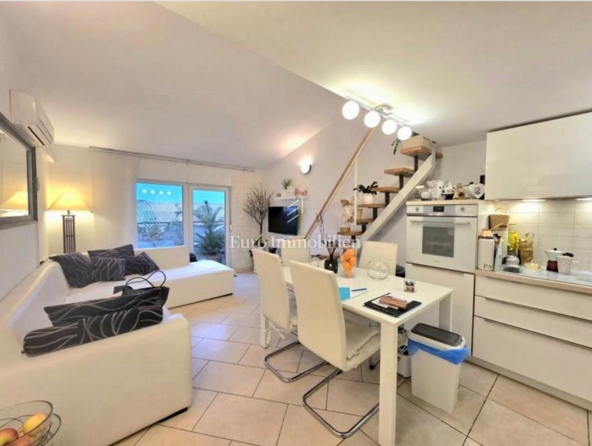 Appartamento moderno con due terrazze, Pola