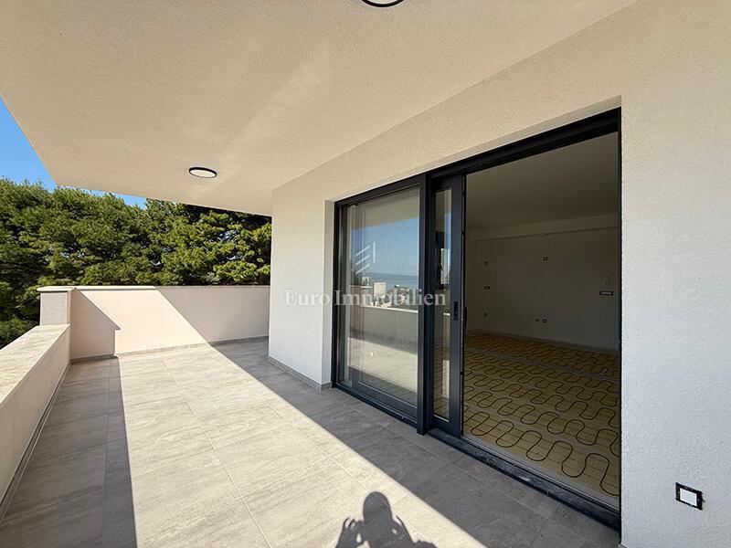 Promajna - nuovo appartamento in una villa urbana con vista mare