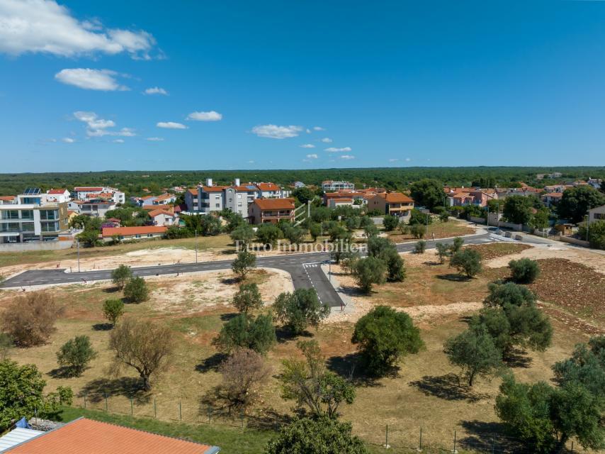Istria, Peroj – Terreno edificabile in zona tranquilla