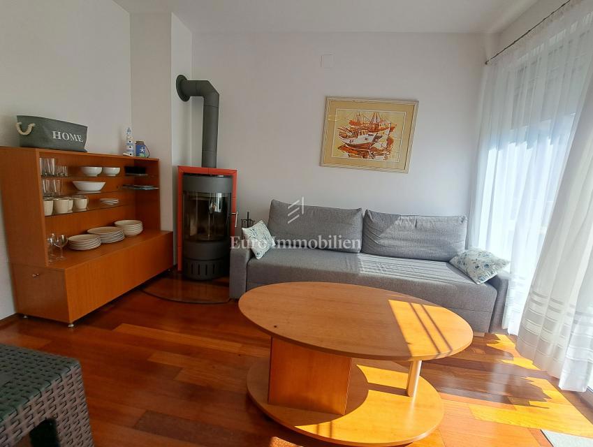 Città di Krk - appartamento arredato con ampia terrazza