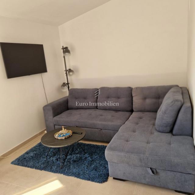 Isola di Pag - casa con sei appartamenti vicino al mare e alla spiaggia