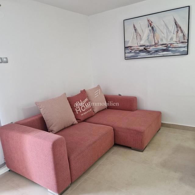 Isola di Pag - casa con sei appartamenti vicino al mare e alla spiaggia