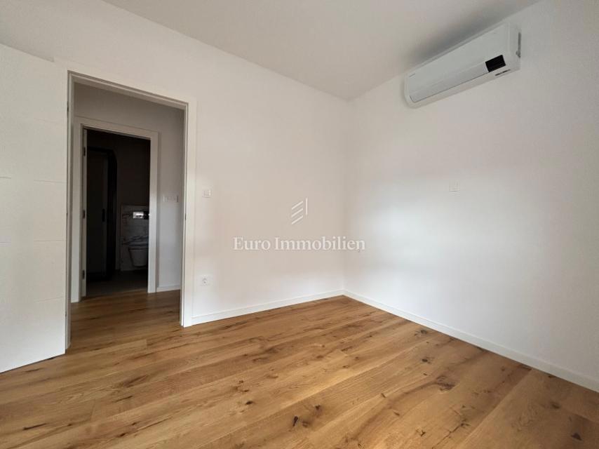 Appartamento con 2 terrazze, a 70 m dal mare - l'isola di Pag