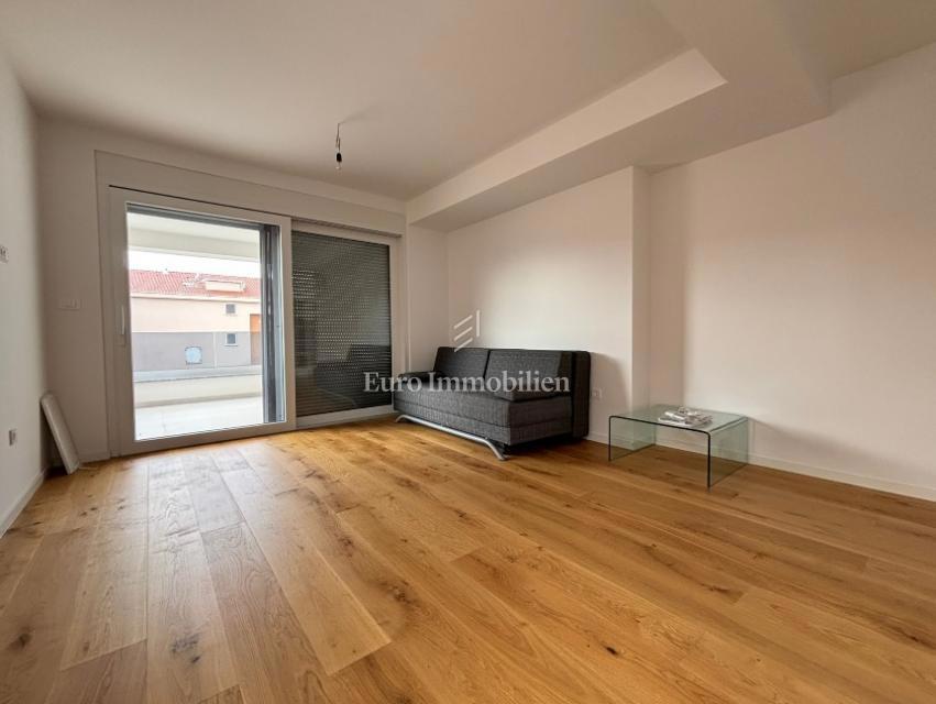 Appartamento con 2 terrazze, a 70 m dal mare - l'isola di Pag