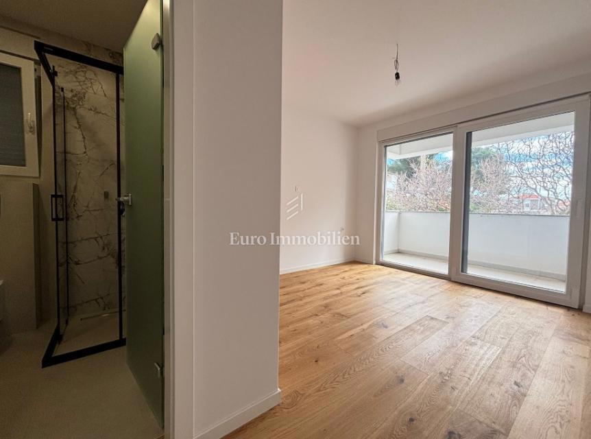 Appartamento con 2 terrazze, a 70 m dal mare - l'isola di Pag