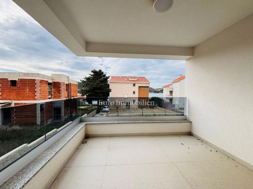 Appartamento con 2 terrazze, a 70 m dal mare - l'isola di Pag