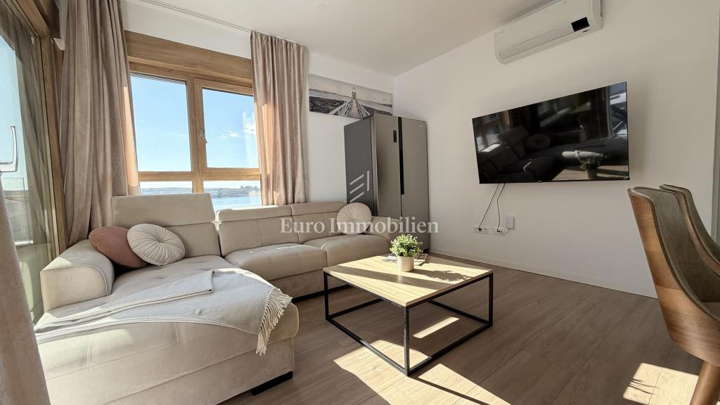 Povljana - appartamento con vista mare in prima fila sul mare