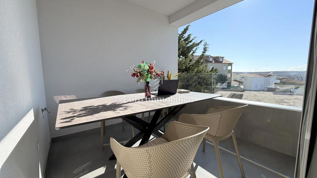 Povljana - appartamento con vista mare in prima fila sul mare