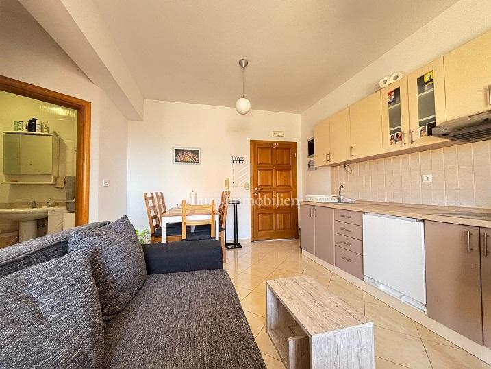 Novalja - appartamento con ampia terrazza vicino al mare