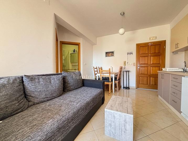 Novalja - appartamento con ampia terrazza vicino al mare