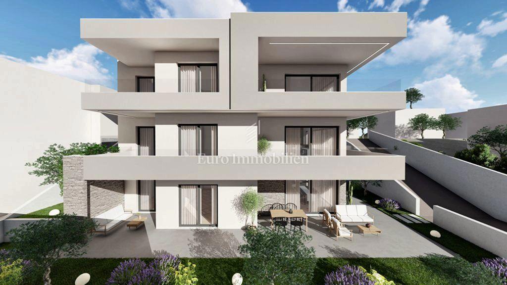 Tisno, appartamento di lusso con giardino, seconda fila rispetto al mare